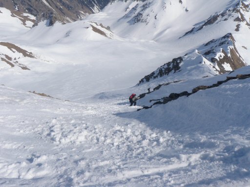 P3270145.JPG - Petite descente en ski pourri dans le couloir NE