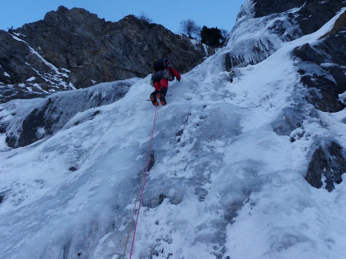 P1170105.JPG - La glace est trs cassante car trs froide