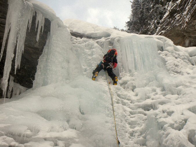 P1170243.JPG - Avec une glace assez dure...
