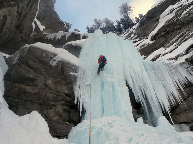 P1170247.JPG - Une glace bien bleue, donc tr�s froide...