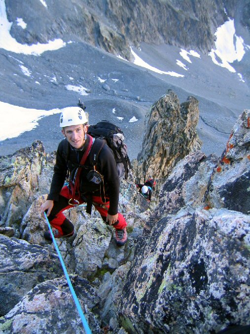 IMG_0241.jpg - Bibi au milieu satisfait de ses compagnons de cord�e