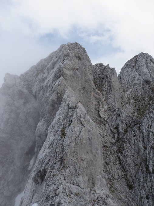 P6080205.jpg - Le sommet tout  droite