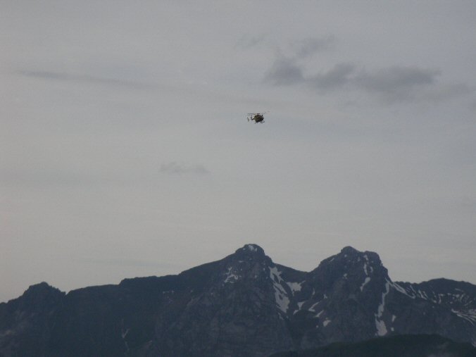 P6080228.jpg - On appelle alors les collgues du 74