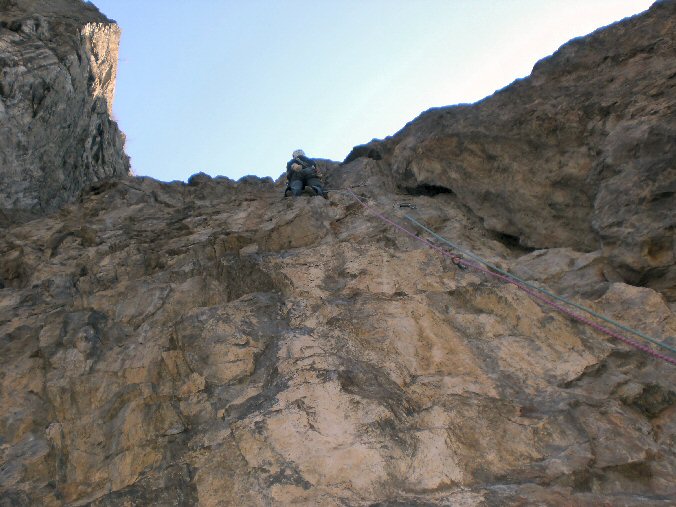 CIMG3093.jpg - C'est d�versant mais il y a une bonne �caille � droite